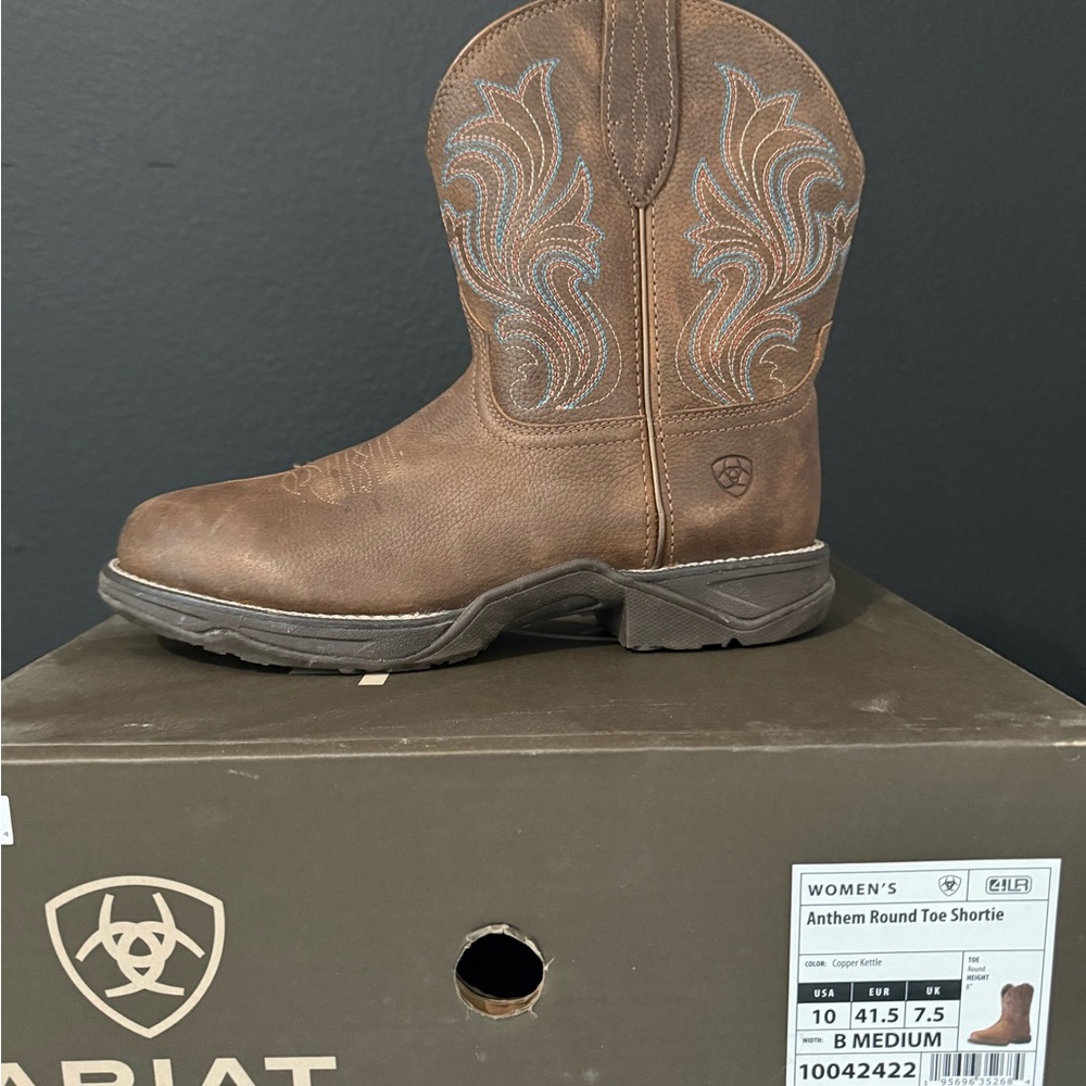 Ariat Women's Tan Round Toe Shortie Boots